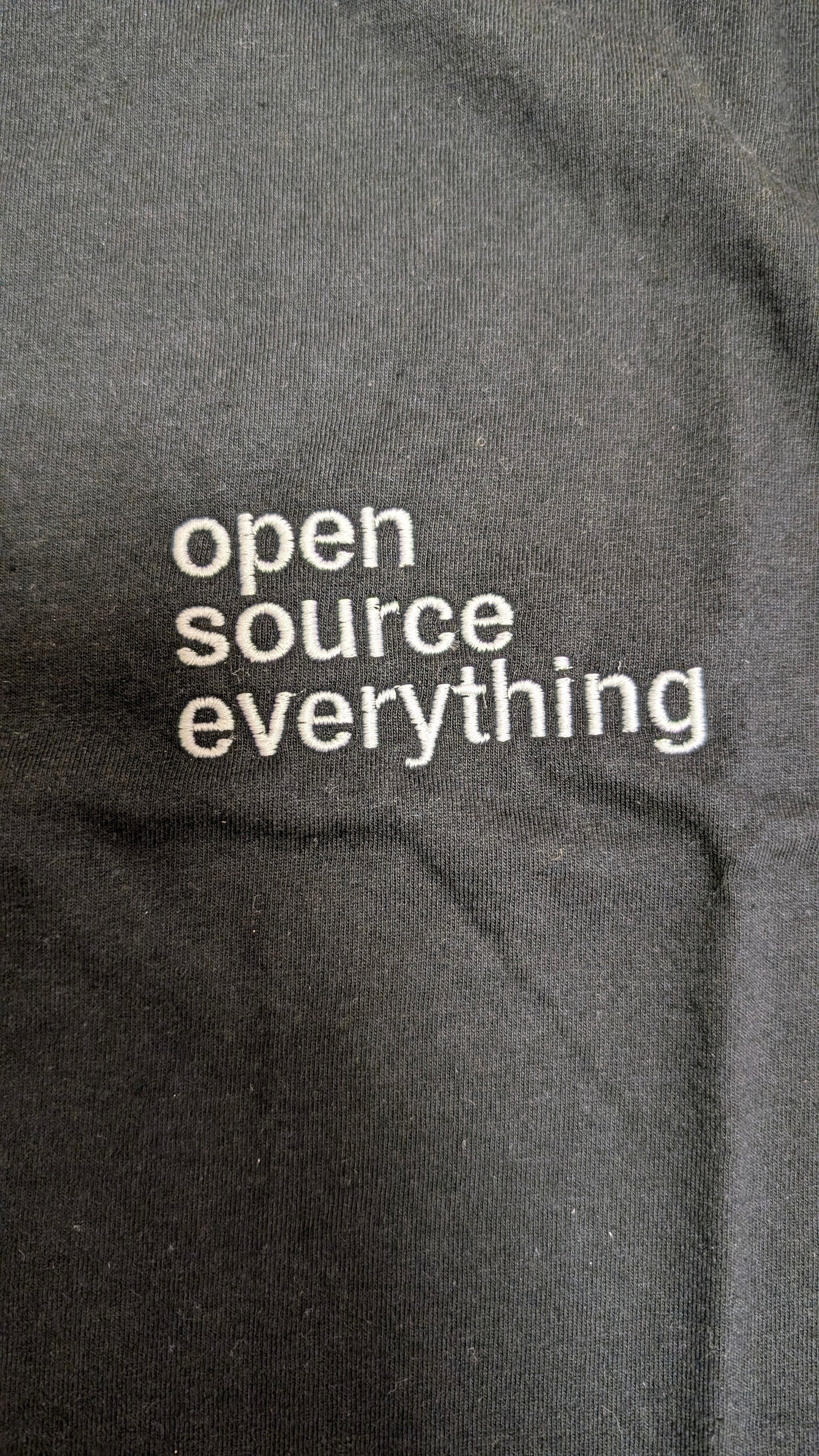 T-Shirt brodé "Open Source Everything" - BB